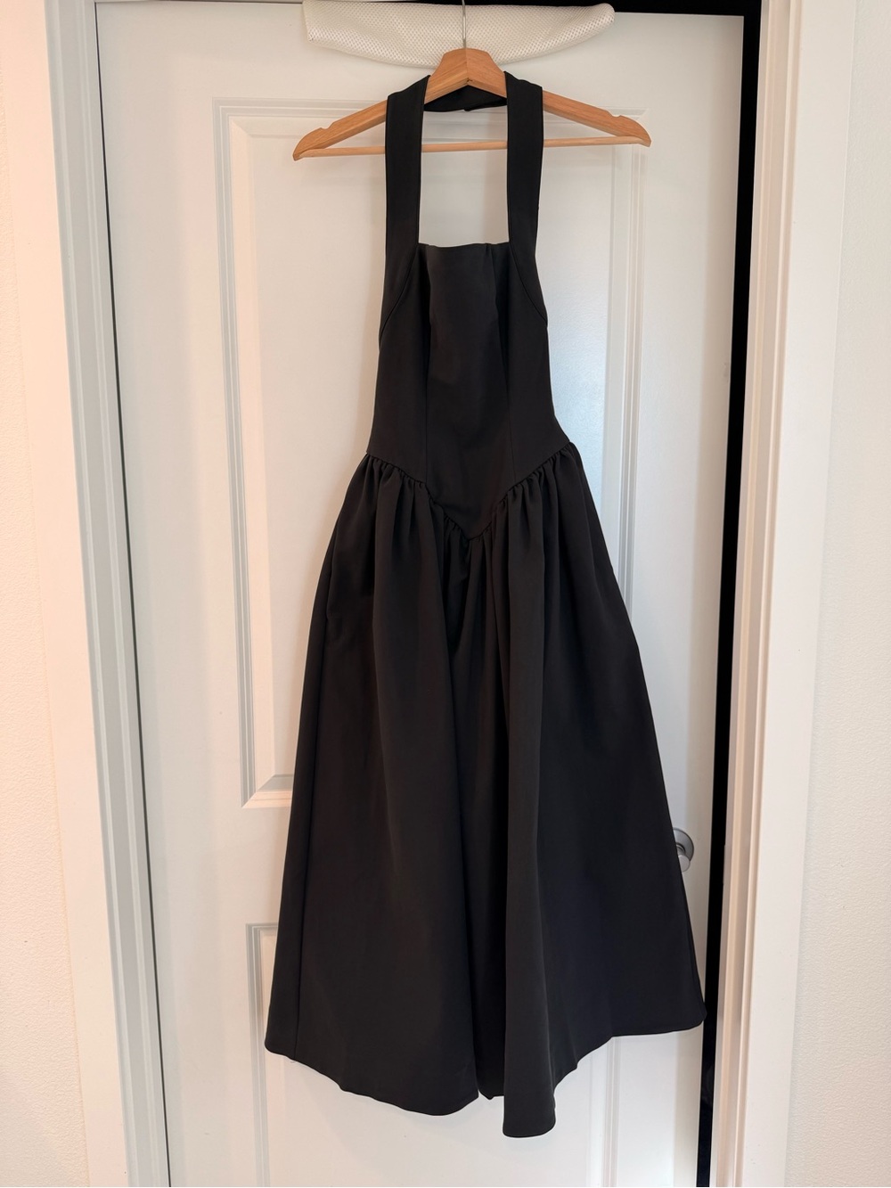 New Helsa Faille Halter elegant chic Black Midi Dress - Picture 4 of 12